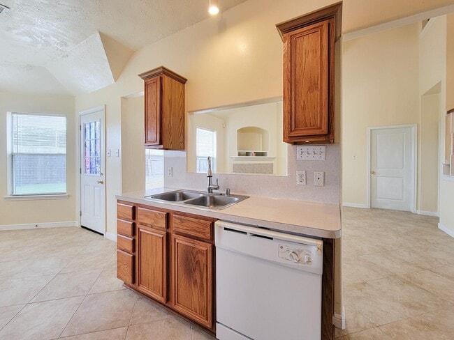 Building Photo - 14938 Brightbrook Dr