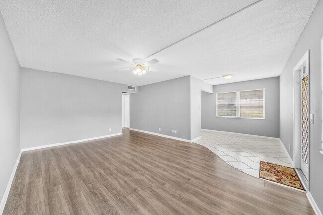 Building Photo - 308 Fanshaw H