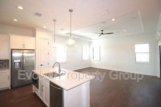 Building Photo - 20 Del Palma Dr