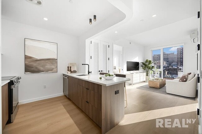 Building Photo - 953 Dean St