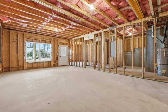 Building Photo - 120 Poplar St