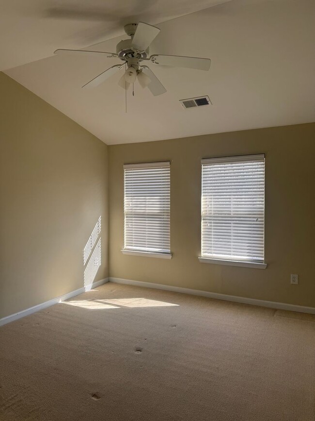 Building Photo - 1830 Candlewood Court #208