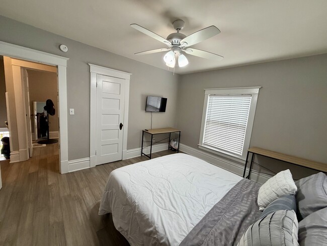 Building Photo - 500 Barrett St