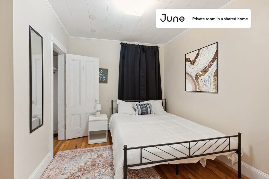 Primary Photo - Room in Shared 4 bed/1 bath home