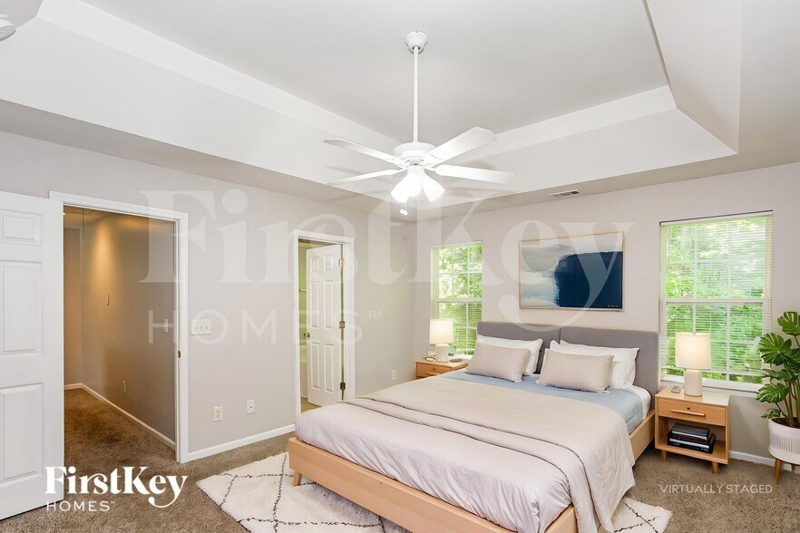Building Photo - 8605 Royal Bluff Dr