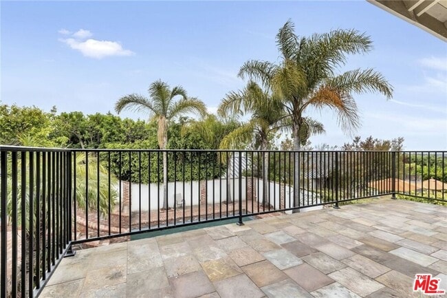 Building Photo - 815 Camphor St