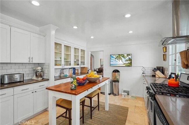 Building Photo - 6145 W 6th St