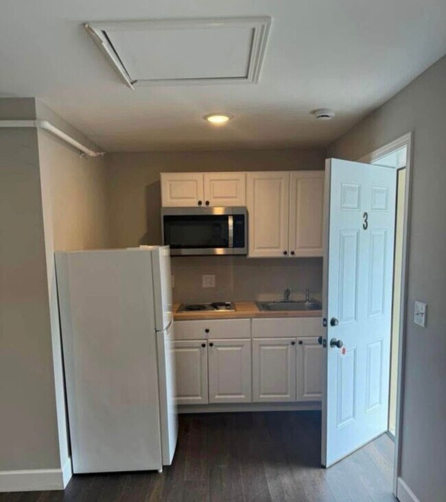 Building Photo - Studio Apartment for Rent