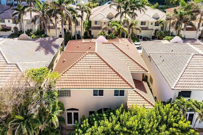 Building Photo - 3632 S Ocean Blvd