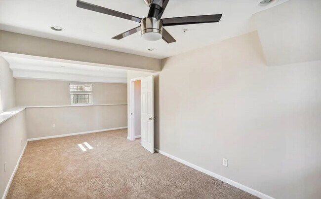 Building Photo - 12828 Dunkirk Dr