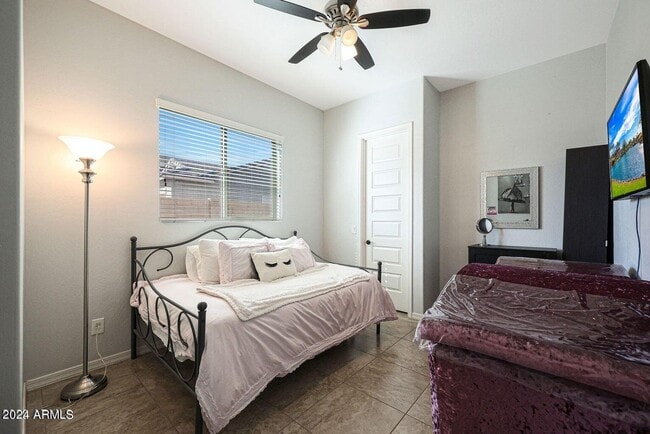 Building Photo - 9422 W Donald Dr