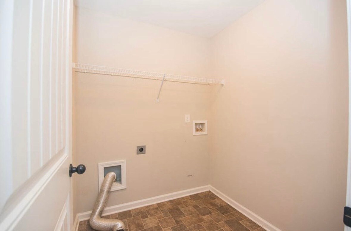 Laundry Room - 399 Cobblestone Trl