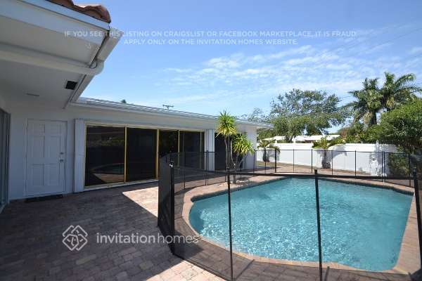 Building Photo - 6110 NE 19th Ave