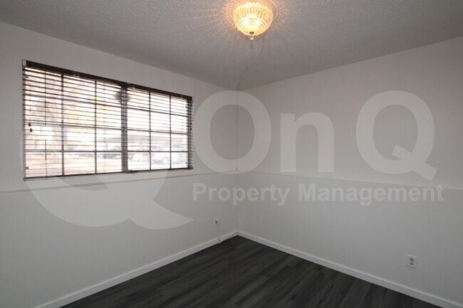 Building Photo - 8111 W Wacker Rd