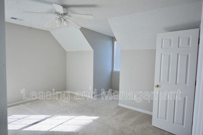 Building Photo - 3387 Queensgate Way