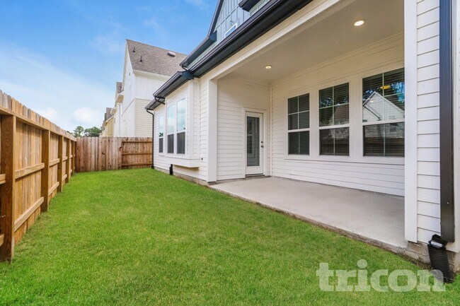 Building Photo - 9835 Willow Creek Commerce Dr