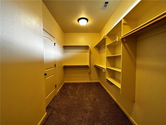 Building Photo - 584 N Mulligan Dr