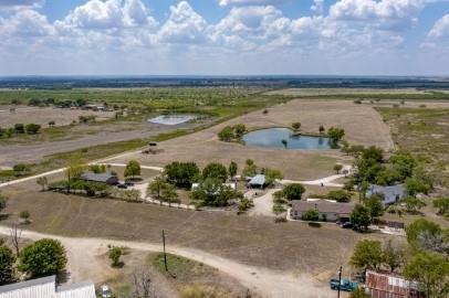 Building Photo - 120 Roots Rd