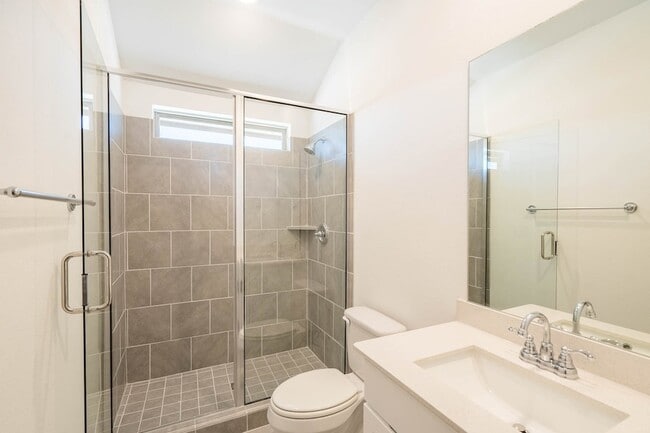 Building Photo - 6123 Blythe Dr