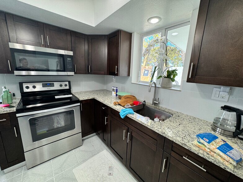 Building Photo - 20285 SW 110th Ct