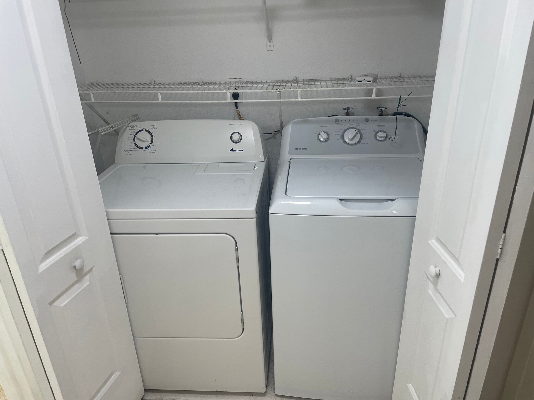 Washer/Dryer in unit - 8215 Lake Dr