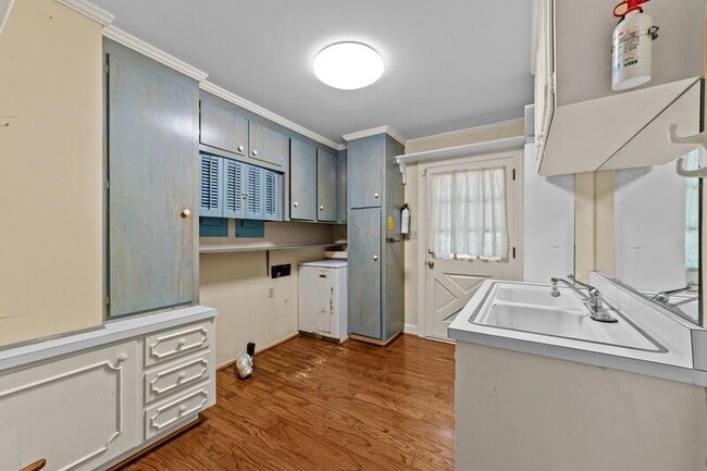 Building Photo - 221 Magnolia Ln