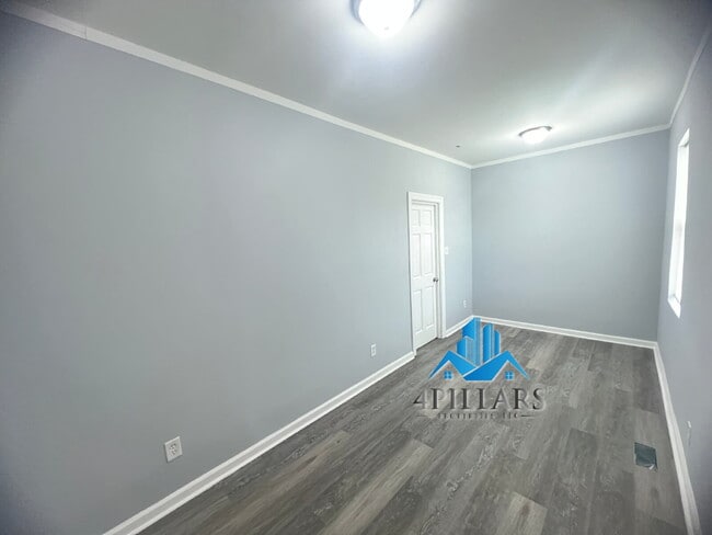 Building Photo - 3904 Deodar St