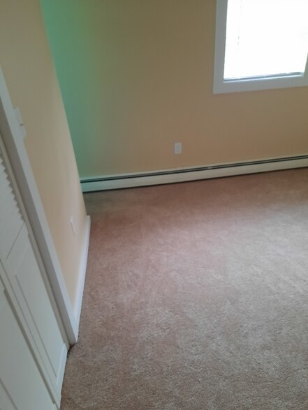 Building Photo - 86 Forest St