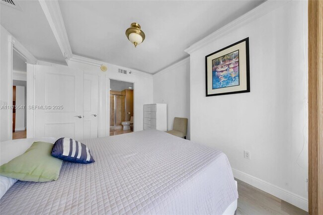 Building Photo - 1800 S Ocean Dr