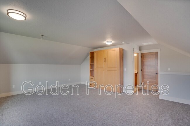 Building Photo - 1270 Tamarindo Ln