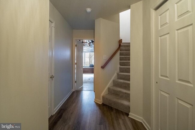 Building Photo - 113 Aero St