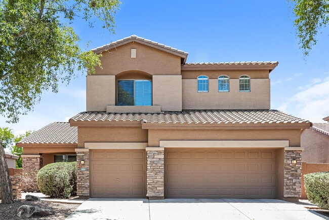 Building Photo - 4091 E Carriage Way
