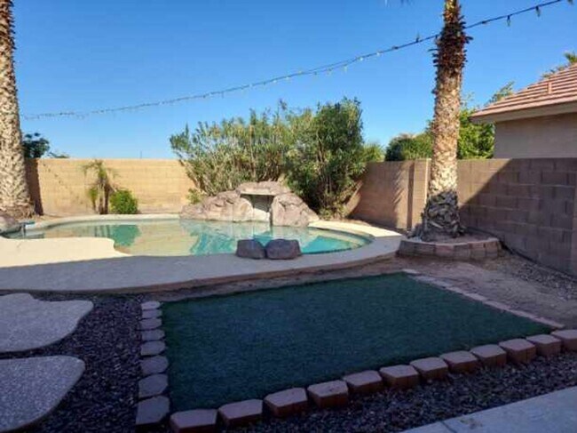 Building Photo - GORGEOUS MARICOPA HOME WITH POOL!