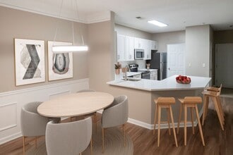 Building Photo - Sugarloaf Crossing