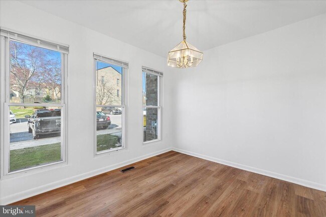 Building Photo - 6911 Cipriano Woods Ct