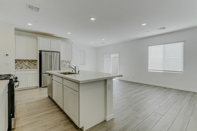 Building Photo - Dream Home in Cadence with Private Balcony & Modern Style!