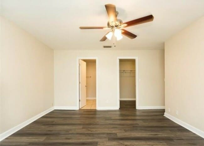 Building Photo - 2186 Greenbriar Blvd