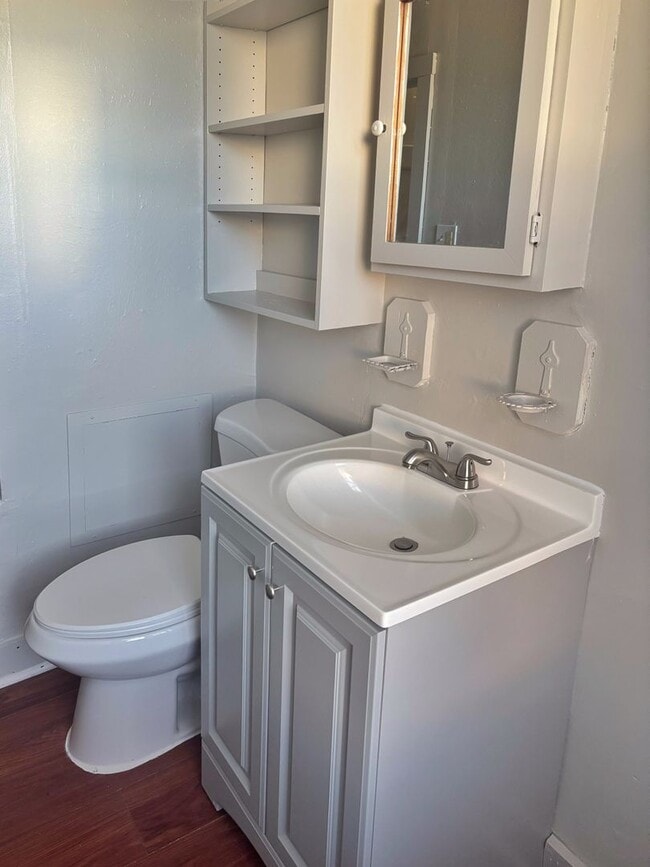 Building Photo - Charming 2-Bedroom, 1-Bath Home in Bethlehem – Ready for You!