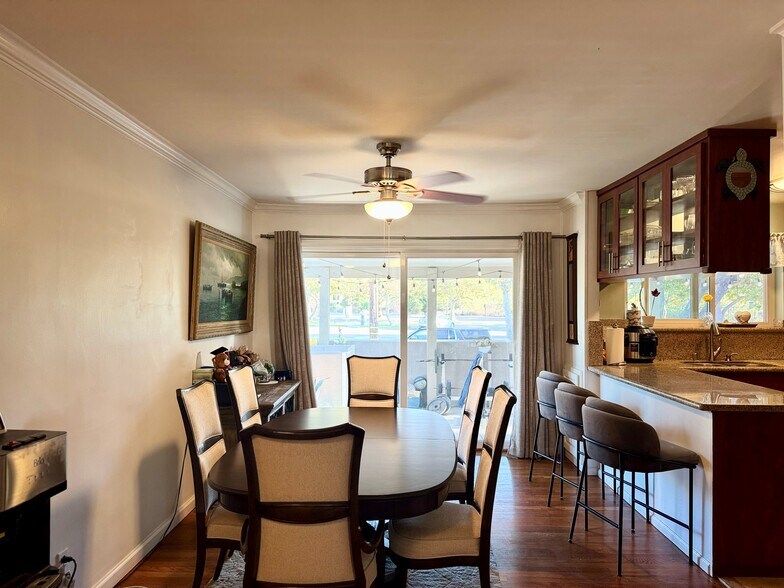 Dining - 3210 Merrill Dr