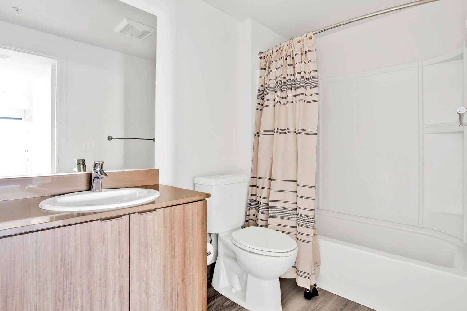 Building Photo - 1530 Belmont Ave