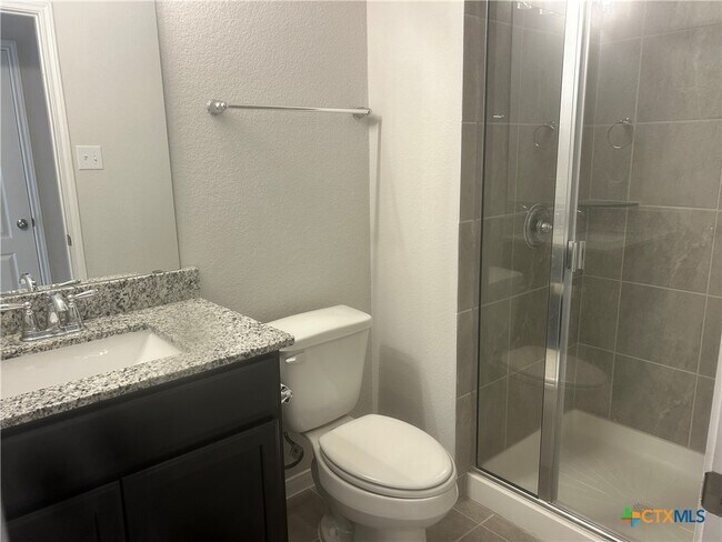 Building Photo - 631 Friar Tuck Dr