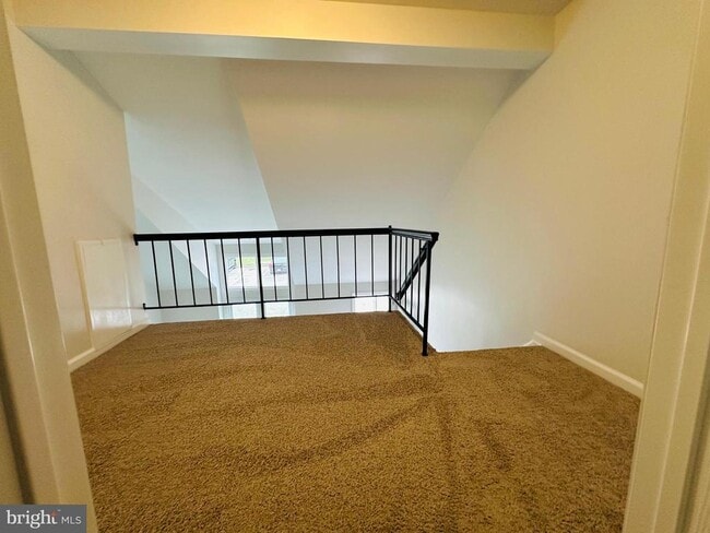 Building Photo - 58 Chelsea Cir