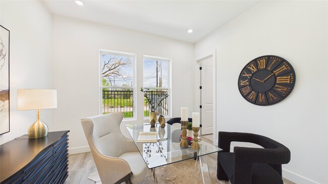 Building Photo - 2417 Harrington St