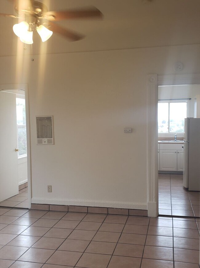 Interior Photo - 4240