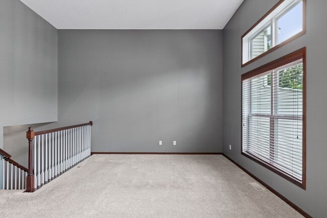 Building Photo - 15424 Foster Dr N