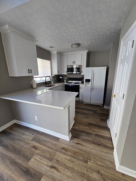 Building Photo - 231 Windcroft Ln NW