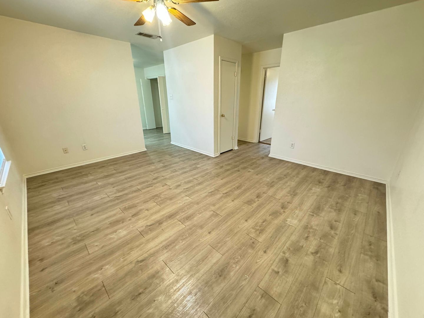 Building Photo - 1605 Benttree Dr