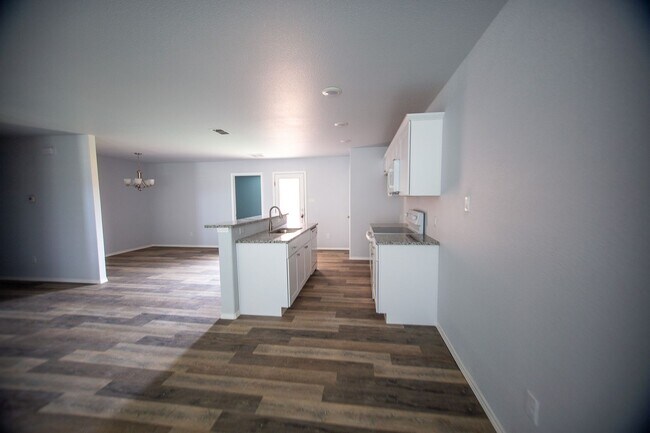 Building Photo - New Beginnings Start at AMRR: 3 Bedroom in Hill Valley!
