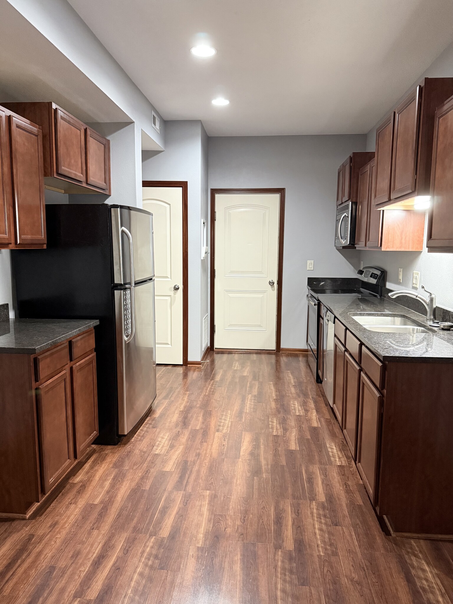 Building Photo - 1212 NE 7th Ln