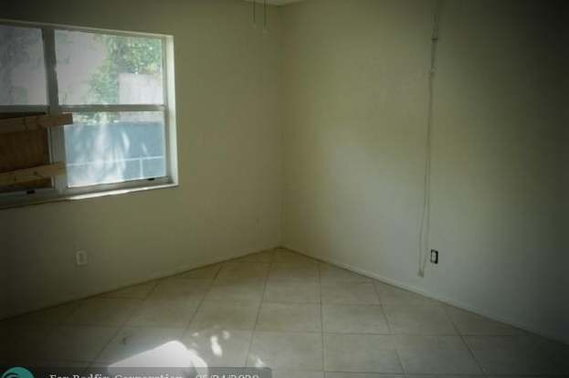 Building Photo - 1406 Arpeika St